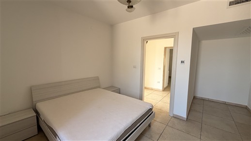 Villa Di 2 Vani, Veranda, Box. Ristrutturata, Ottimo Stato, Fotovoltaico